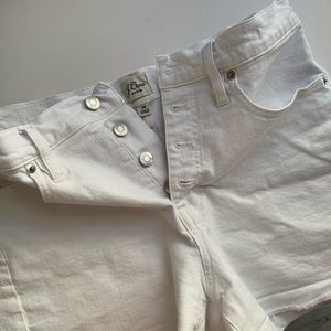 White denim shorts /5” inch inseam